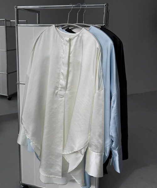 wee9s(ウィークス)の「over size no collar mannish satin shirt(シャツ/ブラウス・レディース・ライトブルー/ブラック/アイボリー・FREE)」の1枚目の写真