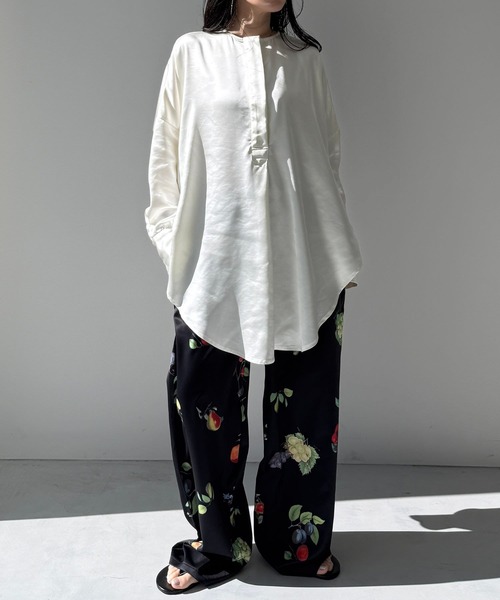 wee9s(ウィークス)の「over size no collar mannish satin shirt(シャツ/ブラウス・レディース・ライトブルー/ブラック/アイボリー・FREE)」の6枚目の写真