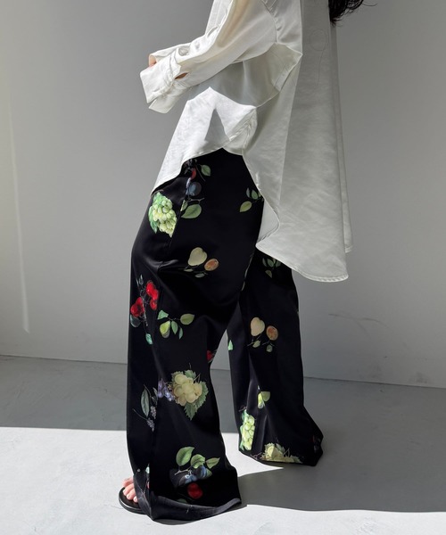 wee9s(ウィークス)の「over size no collar mannish satin shirt(シャツ/ブラウス・レディース・ライトブルー/ブラック/アイボリー・FREE)」の15枚目の写真