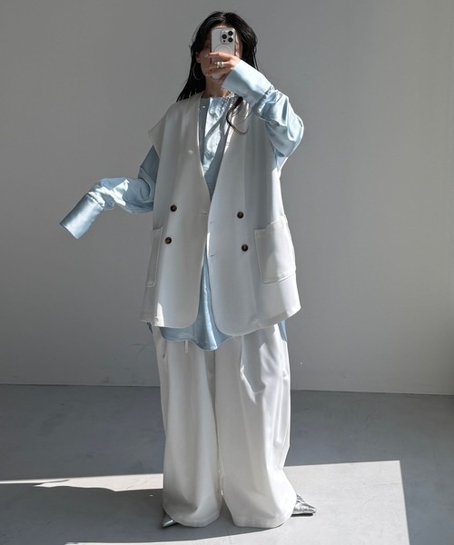 wee9s(ウィークス)の「over size no collar mannish satin shirt(シャツ/ブラウス・レディース・ライトブルー/ブラック/アイボリー・FREE)」の4枚目の写真