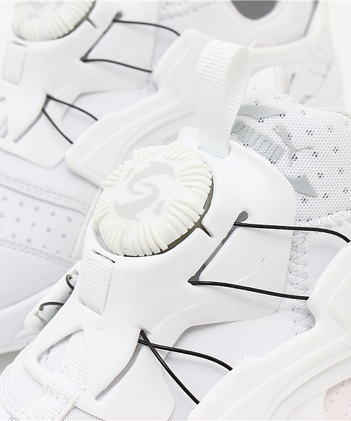 PUMA（プーマ）の「TRINOMIC DISC BLAZE（スニーカー・メンズ・ホワイト/ブラック・25.5cm/23.0cm/26.5cm/27.5cm/26.0cm/23.5cm/27.0cm/24.0cm/28.5cm/28.0cm/22.5cm/25.0cm/24.5cm/29.0cm）」の9枚目の写真