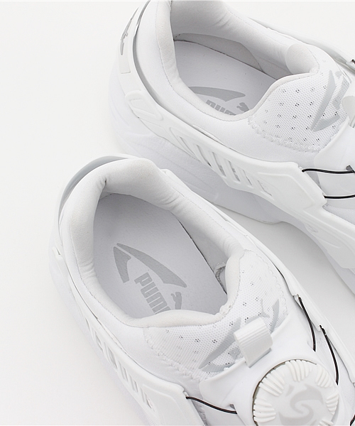 PUMA（プーマ）の「TRINOMIC DISC BLAZE（スニーカー・メンズ・ホワイト/ブラック・25.5cm/23.0cm/26.5cm/27.5cm/26.0cm/23.5cm/27.0cm/24.0cm/28.5cm/28.0cm/22.5cm/25.0cm/24.5cm/29.0cm）」の10枚目の写真