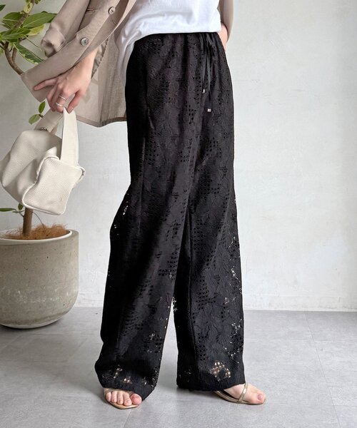 DouDou(ドゥドゥ)の「【WEB限定】フラワーコードレースイージーパンツ(その他パンツ・レディース・オフホワイト/グリーン/ブラック・FREE)」の2枚目の写真