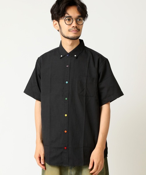 ARCADE（アーケード）の「ボタンダウン オックスフォードシャツ 半袖シャツ/選べるマルチ釦&ノーマル釦（シャツ/ブラウス・メンズ・ホワイト系2/ホワイト系1/ブラック系2/ネイビー系1/ブラック系1/サックスブルー系2/サックスブルー系1/ネイビー系2・M/LL/L）」の4枚目の写真