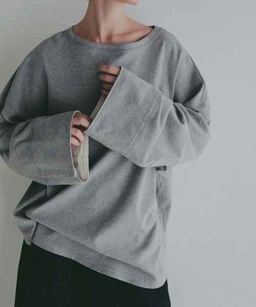 ETRE TOKYO（エトレトウキョウ）の「【ZOZO限定カラー】ボートネックカフスロンTee（Tシャツ/カットソー・レディース・グレー/ホワイト/チャコール/ネイビー・FREE）」の2枚目の写真