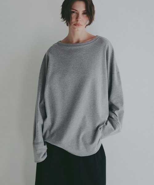 ETRE TOKYO（エトレトウキョウ）の「【ZOZO限定カラー】ボートネックカフスロンTee（Tシャツ/カットソー・レディース・グレー/ホワイト/チャコール/ネイビー・FREE）」の18枚目の写真