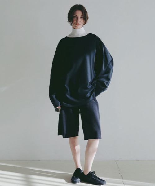 ETRE TOKYO（エトレトウキョウ）の「【ZOZO限定カラー】ボートネックカフスロンTee（Tシャツ/カットソー・レディース・グレー/ホワイト/チャコール/ネイビー・FREE）」の22枚目の写真