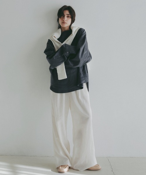 ETRE TOKYO（エトレトウキョウ）の「【ZOZO限定カラー】ボートネックカフスロンTee（Tシャツ/カットソー・レディース・グレー/ホワイト/チャコール/ネイビー・FREE）」の10枚目の写真