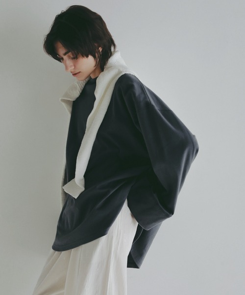 ETRE TOKYO（エトレトウキョウ）の「【ZOZO限定カラー】ボートネックカフスロンTee（Tシャツ/カットソー・レディース・グレー/ホワイト/チャコール/ネイビー・FREE）」の11枚目の写真