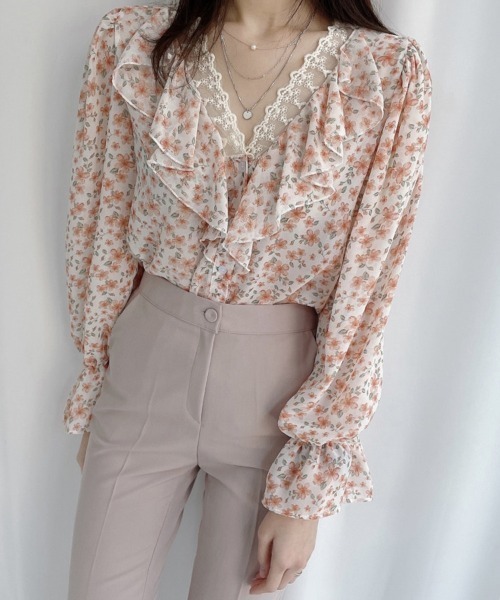 SallyLunn(サリーラン)の「フラワーフリルカラーブラウス(シャツ/ブラウス・レディース・ブルー/オレンジ/ピンク・MEDIUM/LARGE)」の3枚目の写真