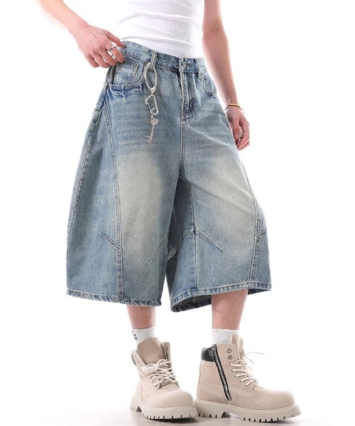 WESTBOY（ウエストボーイ）の「グラデーション ウォッシュ バギーデニム ハーフパンツ WO26S5PT01（デニムパンツ・メンズ・ライトブルー・XL/M/L）」の3枚目の写真