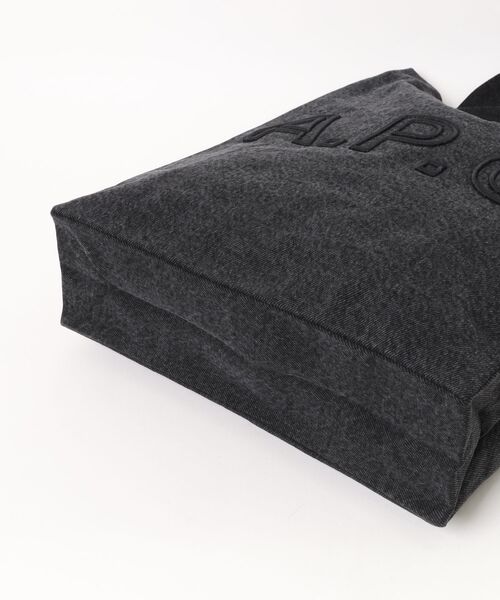 A.P.C.（アーペーセー）の「TOTE LOU（トートバッグ・メンズ・ブラック・ONESIZE）」の3枚目の写真