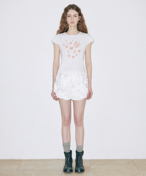 SINOON（シヌーン）の「[アイルリット ミンジュ着用] SN Tomato Flower Tシャツ (White)（Tシャツ/カットソー・レディース・ホワイト・MEDIUM/SMALL）」の2枚目の写真