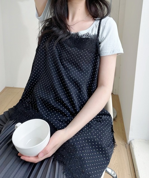 Ada.(エイダ)の「レース付き イレギュラーヘムデザイン キャミソール(チュニック・レディース・ブラック×ホワイト/ホワイト/ブラック・FREE)」の4枚目の写真