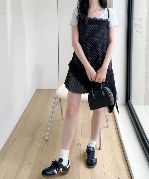 Ada.(エイダ)の「レース付き イレギュラーヘムデザイン キャミソール(チュニック・レディース・ブラック×ホワイト/ホワイト/ブラック・FREE)」の8枚目の写真