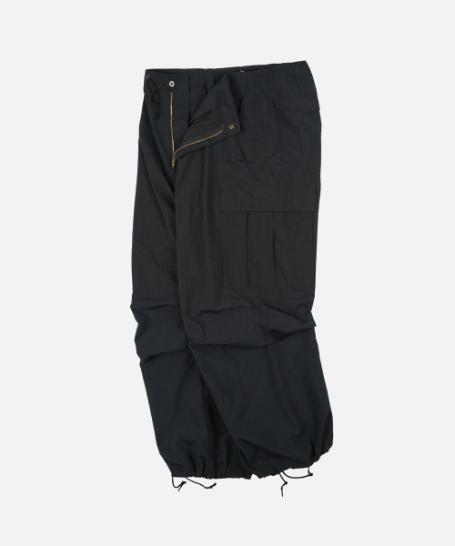 FRIZMWORKS（フリズムワークス）の「PARACHUTE NYLON BALLOON PANTS _ BLACK（その他パンツ・メンズ・その他・LARGE/MEDIUM/SMALL/X-LARGE）」の4枚目の写真