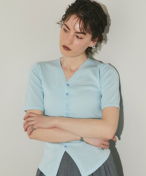 ARVELLIA（アルベリア）の「RUVHED KNIT TOP（ニット/セーター・レディース・サックスブルー/ブラック・M）」の5枚目の写真
