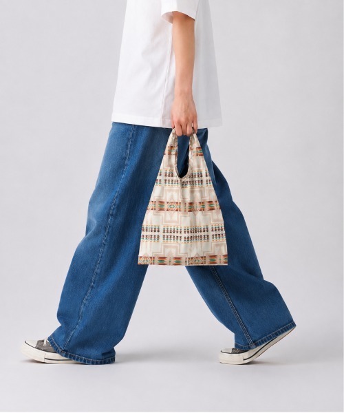 PENDLETON(ペンドルトン)の「【 PENDLETON / ペンドルトン 】SHOPPER with POUCH / ポーチ付ショッパー(エコバッグ/サブバッグ・レディース・ライトブルー/ベージュ/ブルー/グレー/オフホワイト/ブラック・FREE)」の1枚目の写真