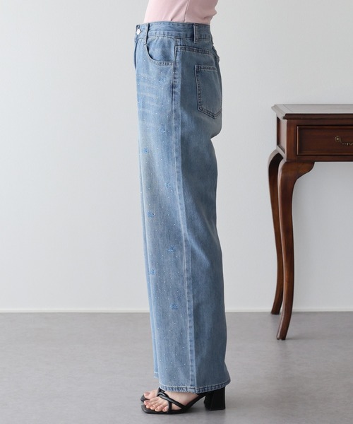 BLUEEAST(ブルーイースト)の「ローズ刺繍デニムパンツ(デニムパンツ・レディース・ブルー・LARGE/MEDIUM/SMALL)」の13枚目の写真