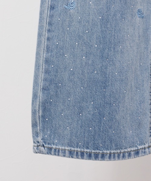 BLUEEAST(ブルーイースト)の「ローズ刺繍デニムパンツ(デニムパンツ・レディース・ブルー・LARGE/MEDIUM/SMALL)」の5枚目の写真