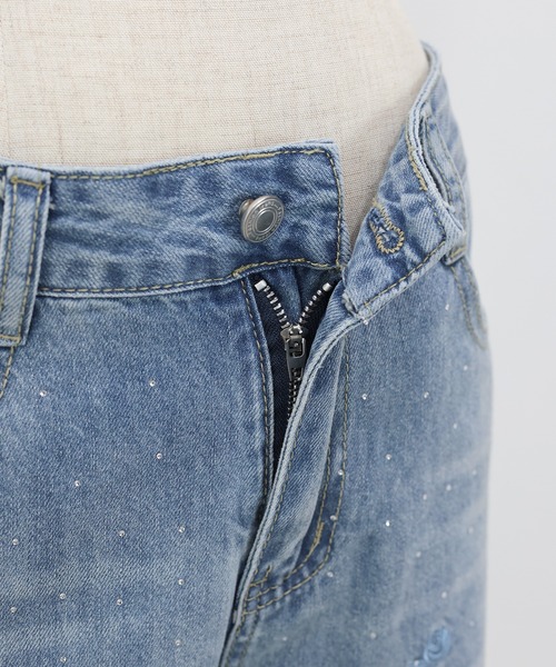 BLUEEAST(ブルーイースト)の「ローズ刺繍デニムパンツ(デニムパンツ・レディース・ブルー・LARGE/MEDIUM/SMALL)」の8枚目の写真
