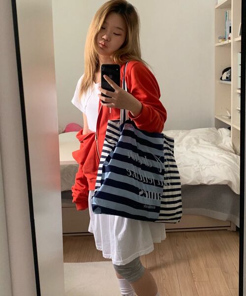 AMESWORLDWIDE（アメスワールドワイド）の「CLASSIC VACANCES BIG BAG BLUE（ショルダーバッグ・レディース・その他・FREE）」の2枚目の写真