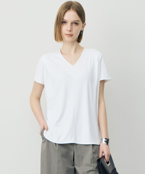 ICB(アイシービー)の「【新色追加】スパンプラチナム Vネックカットソー(Tシャツ/カットソー・レディース・カーキ系/アイボリー系/ネイビー系/ブラック系/サックスブルー系・X-SMALL/SMALL/MEDIUM)」の1枚目の写真