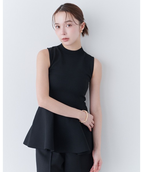 Olume (オリュム)の「ペプラムニットトップス(タンクトップ・レディース・ブラック/アイボリー・FREE)」の15枚目の写真