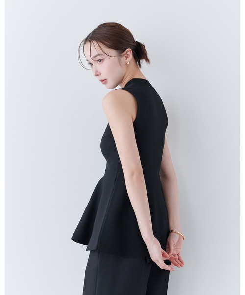 Olume (オリュム)の「ペプラムニットトップス(タンクトップ・レディース・ブラック/アイボリー・FREE)」の18枚目の写真