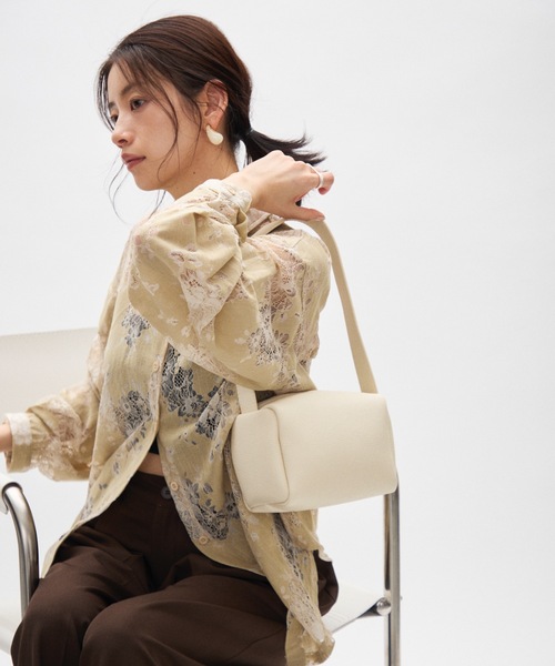 Lutim by u（ルチバイユー）の「マットフェイクレザーボックスショルダーバック（ショルダーバッグ・レディース・ブルー/ブラック/ホワイト・FREE）」の13枚目の写真