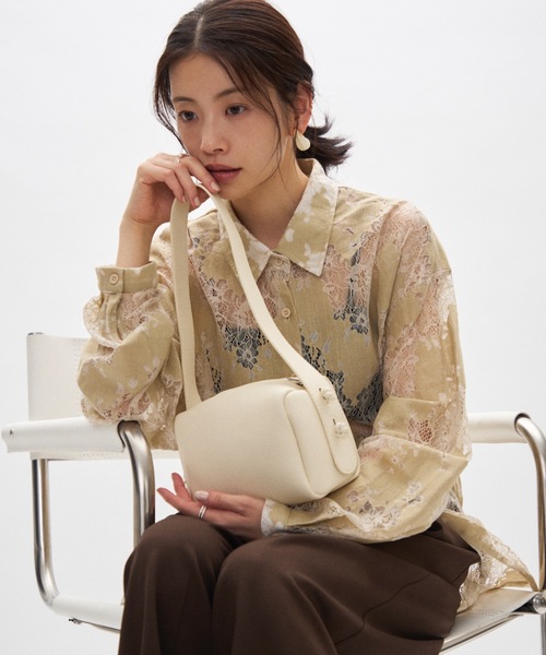 Lutim by u（ルチバイユー）の「マットフェイクレザーボックスショルダーバック（ショルダーバッグ・レディース・ブルー/ブラック/ホワイト・FREE）」の15枚目の写真