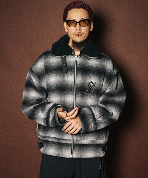 Subciety(サブサエティ)の「Ombre check B-3 jkt(ムートンコート・メンズ・ブラウン/ブラック・SMALL/MEDIUM/LARGE/X-LARGE)」の7枚目の写真