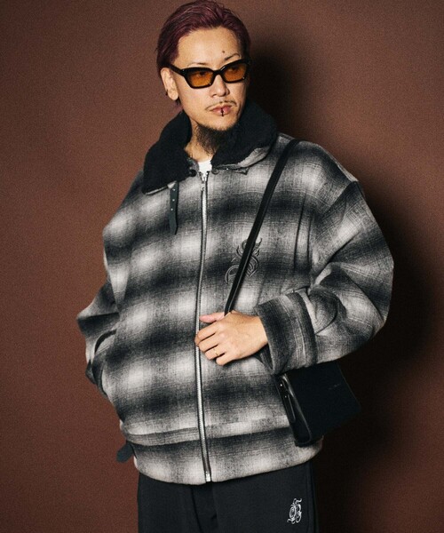 Subciety(サブサエティ)の「Ombre check B-3 jkt(ムートンコート・メンズ・ブラウン/ブラック・SMALL/MEDIUM/LARGE/X-LARGE)」の8枚目の写真
