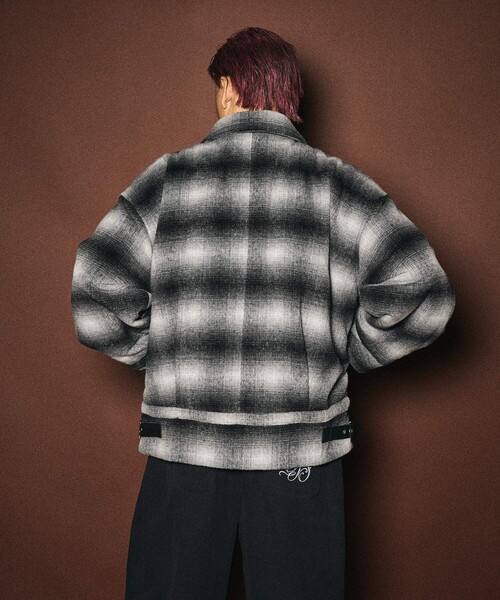 Subciety(サブサエティ)の「Ombre check B-3 jkt(ムートンコート・メンズ・ブラウン/ブラック・SMALL/MEDIUM/LARGE/X-LARGE)」の13枚目の写真