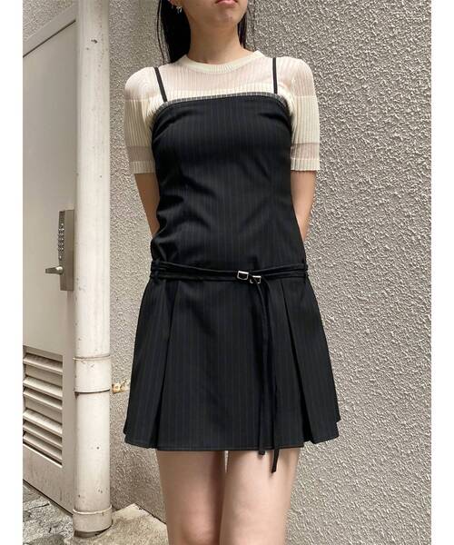 MURUA(ムルーア)の「ボックスプリーツキャミワンピース 夏服(ワンピース・レディース・ブラック/グレー・2/1)」の2枚目の写真