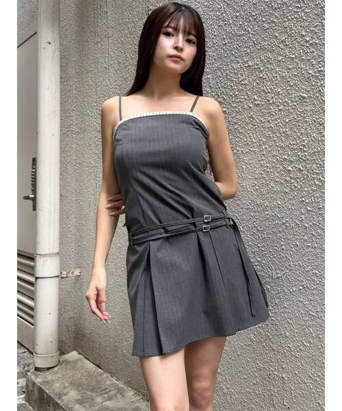 MURUA(ムルーア)の「ボックスプリーツキャミワンピース 夏服(ワンピース・レディース・ブラック/グレー・2/1)」の15枚目の写真