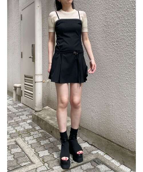 MURUA(ムルーア)の「ボックスプリーツキャミワンピース 夏服(ワンピース・レディース・ブラック/グレー・2/1)」の4枚目の写真