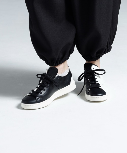 Y-3(ワイスリー)の「Y-3 DIAGONAL STAN SMITH(スニーカー・メンズ・ホワイト×ブラック・24.5cm/25.5cm/26.0cm/26.5cm/27.0cm/27.5cm/28.0cm/28.5cm/23.5cm/22.5cm/23.0cm/24.0cm/29.0cm/29.5cm)」の9枚目の写真