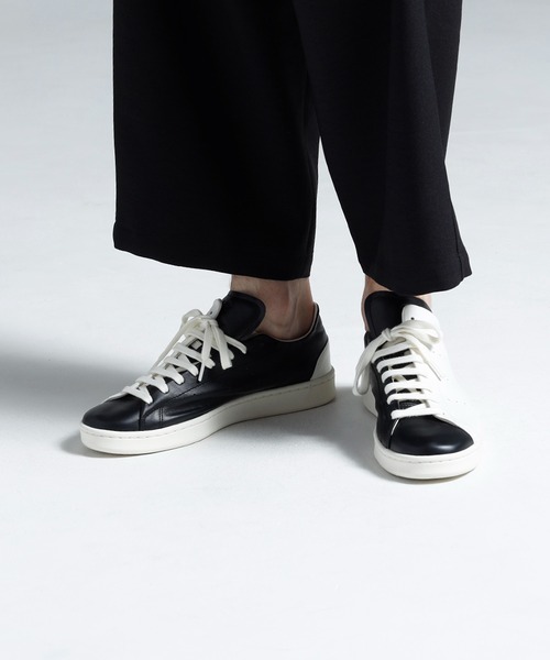 Y-3(ワイスリー)の「Y-3 DIAGONAL STAN SMITH(スニーカー・メンズ・ホワイト×ブラック・24.5cm/25.5cm/26.0cm/26.5cm/27.0cm/27.5cm/28.0cm/28.5cm/23.5cm/22.5cm/23.0cm/24.0cm/29.0cm/29.5cm)」の3枚目の写真