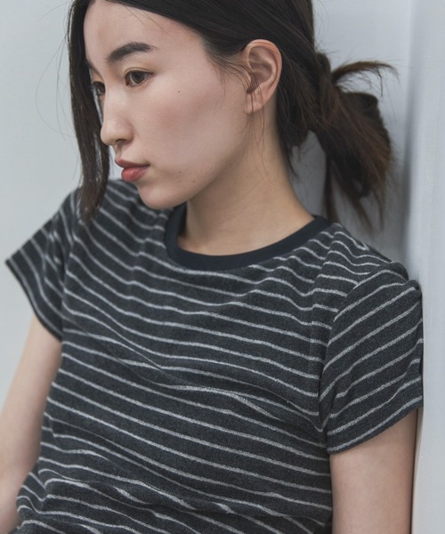 feepur(フェピュール)の「パイルボーダーTee(Tシャツ/カットソー・レディース・チャコールグレー/グレー・MEDIUM)」の18枚目の写真