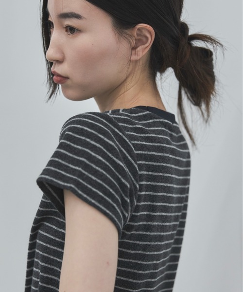 feepur(フェピュール)の「パイルボーダーTee(Tシャツ/カットソー・レディース・チャコールグレー/グレー・MEDIUM)」の4枚目の写真
