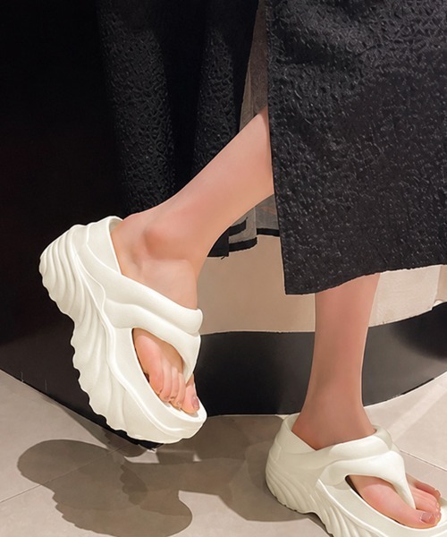 Miniministore(ミニミニストア)の「厚底トングサンダルレディース軽量美脚夏靴(サンダル・レディース・ベージュ/ブラック/ホワイト・L/S/M)」の10枚目の写真