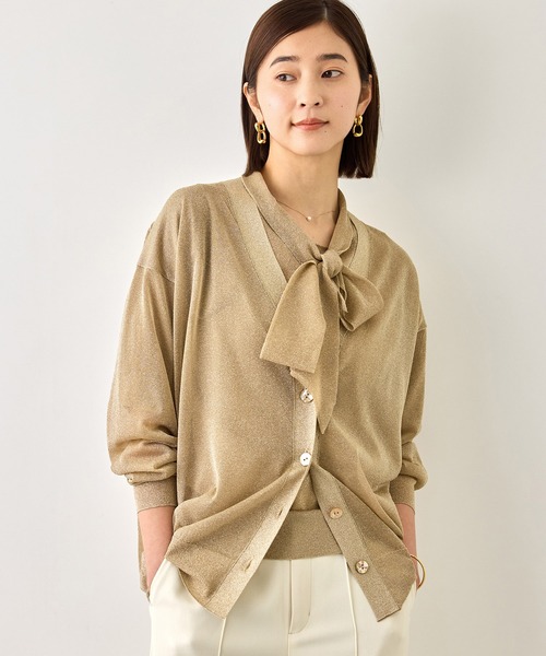 ROPE'(ロペ)の「シアーラメVネックニットカーディガン/イージーケア(カーディガン/ボレロ・レディース・ベージュ/チャコールグレー・FREE)」の2枚目の写真