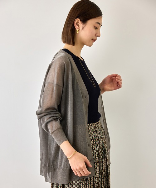 ROPE'(ロペ)の「シアーラメVネックニットカーディガン/イージーケア(カーディガン/ボレロ・レディース・ベージュ/チャコールグレー・FREE)」の22枚目の写真