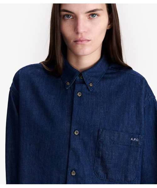 A.P.C.(アーペーセー)の「Sophia ロゴ入りボタンダウンシャツ(シャツ/ブラウス・レディース・ネイビー・34/36/38)」の3枚目の写真