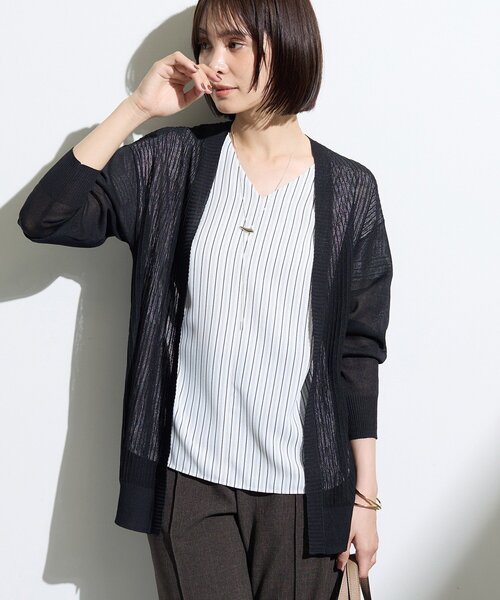 INDIVI(インディヴィ)の「【清涼感◎】和紙混ニットカーディガン(カーディガン/ボレロ・レディース・チャコールグレー/ライトベージュ・38)」の2枚目の写真