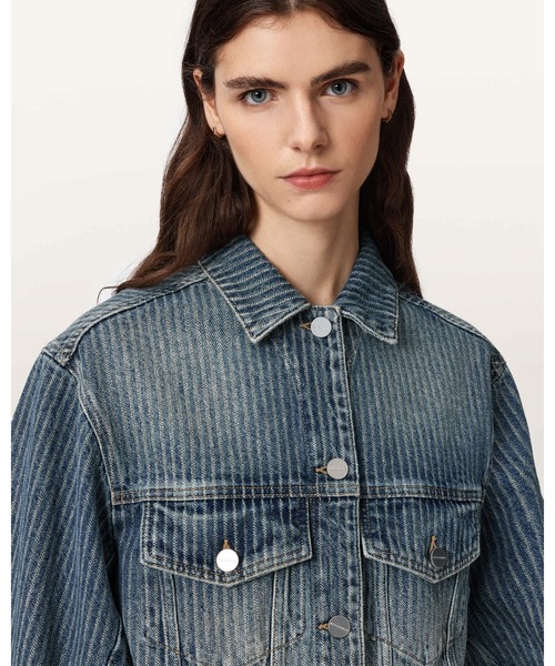 ALLSAINTS(オールセインツ)の「LUCA STRIPED CROPPED JACKET | LUCA ストライプ クロップド ジャケット(デニムジャケット・レディース・ブルー系その他・8/4/6)」の3枚目の写真