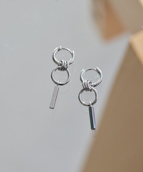 ear PAPILLONNER(イアパピヨネ)の「2WAYバー付ダブルフープピアス(ピアス(両耳用)・レディース・シルバー/ゴールド・FREE)」の3枚目の写真