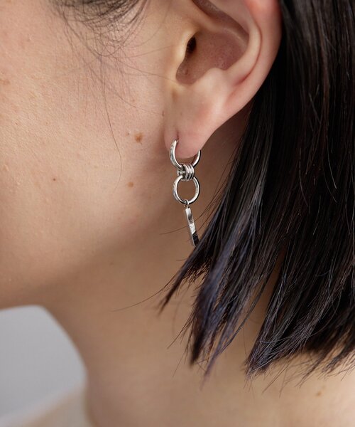 ear PAPILLONNER(イアパピヨネ)の「2WAYバー付ダブルフープピアス(ピアス(両耳用)・レディース・シルバー/ゴールド・FREE)」の8枚目の写真