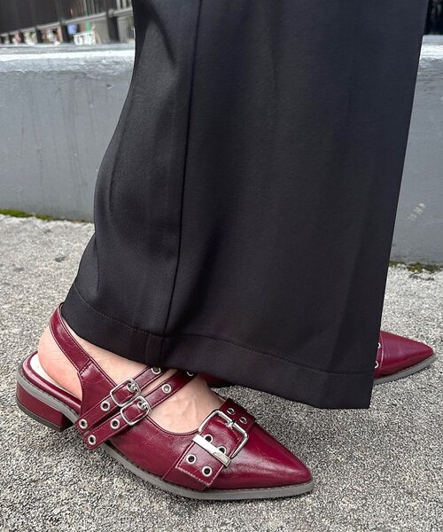 w closet(ダブルクローゼット)の「ポインテッドトゥパンプス(パンプス・レディース・レッド/シルバー/ブラック・MEDIUM/LARGE)」の3枚目の写真